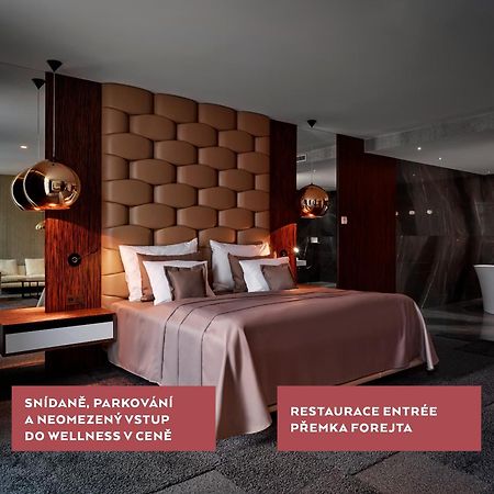 Theatre Hotel أولوموك المظهر الخارجي الصورة