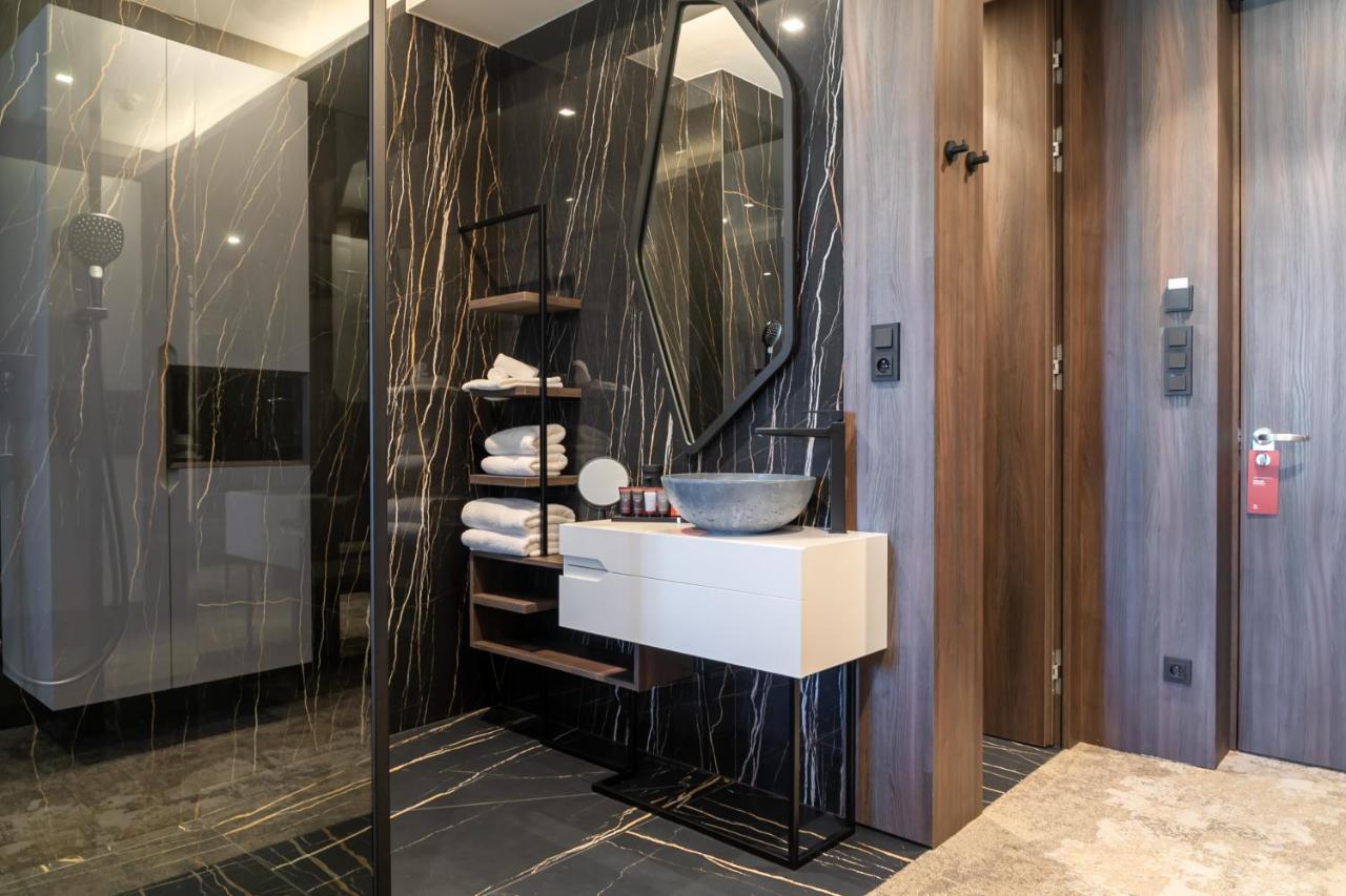 Theatre Hotel أولوموك المظهر الخارجي الصورة