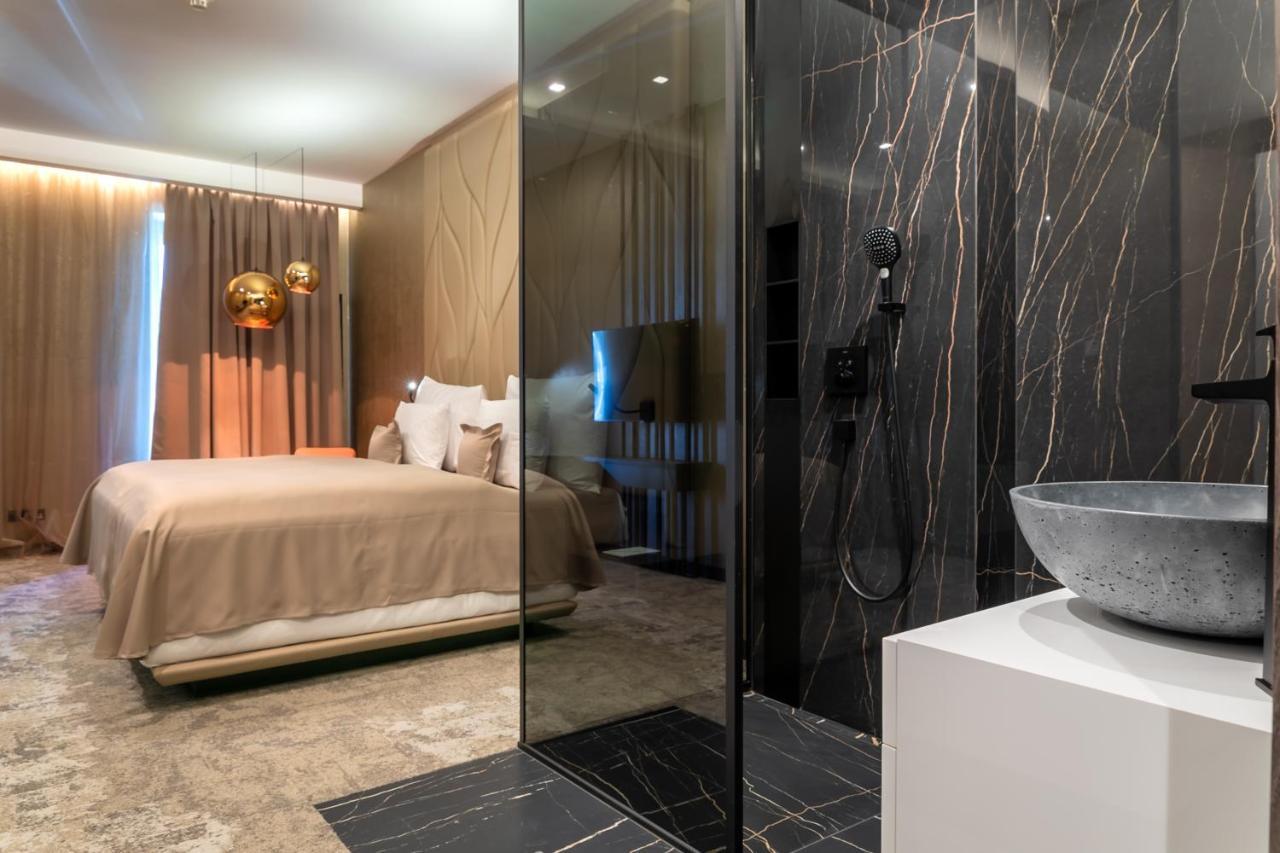 Theatre Hotel أولوموك المظهر الخارجي الصورة