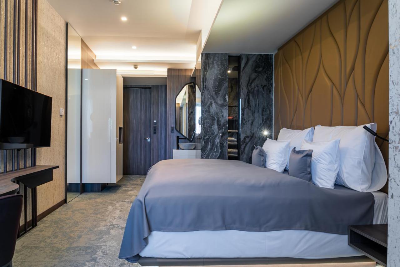 Theatre Hotel أولوموك المظهر الخارجي الصورة
