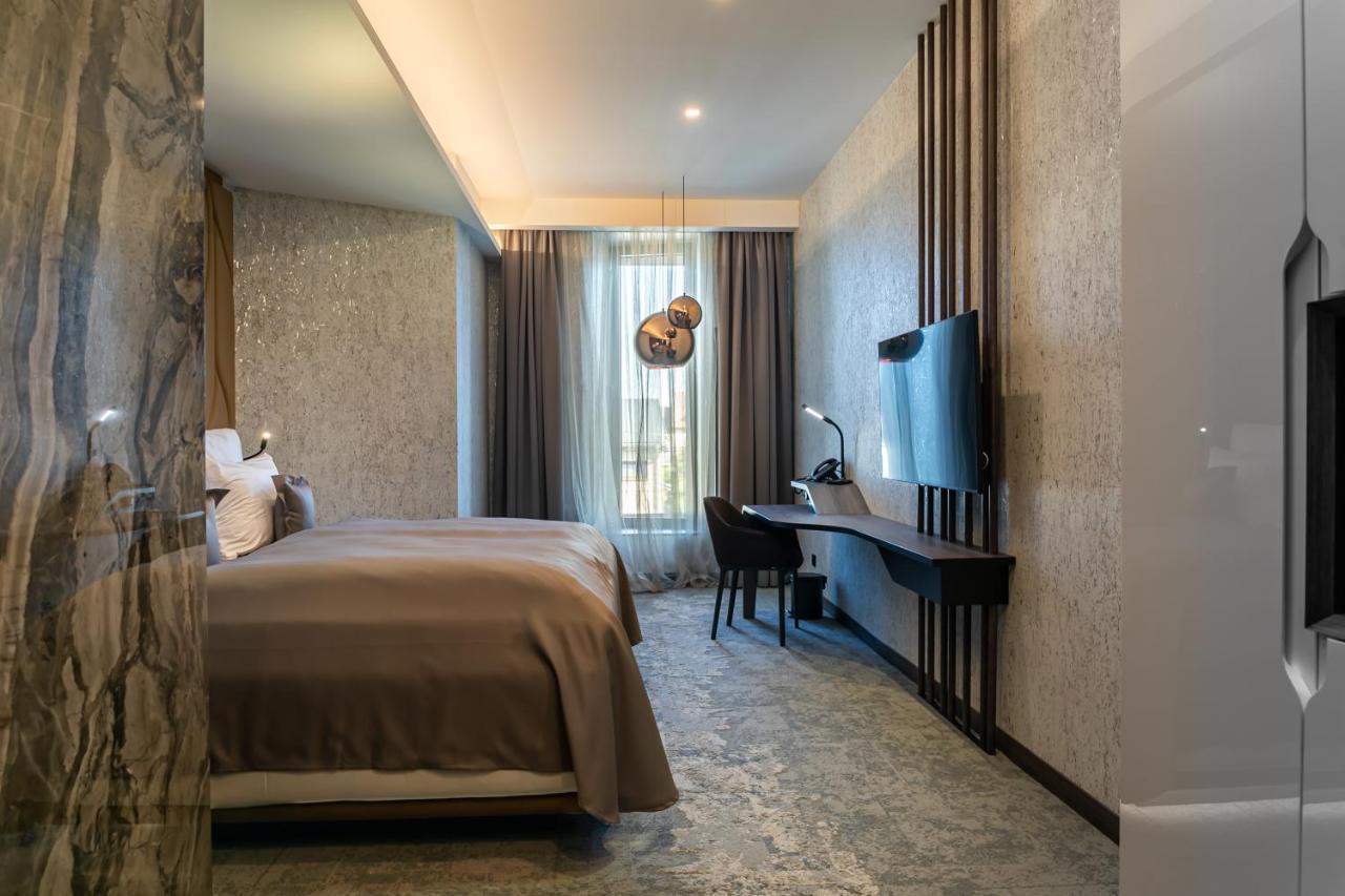 Theatre Hotel أولوموك المظهر الخارجي الصورة