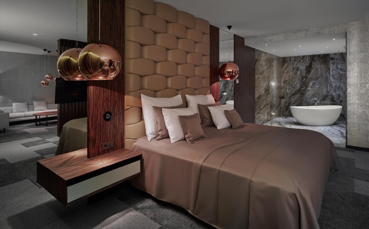 Theatre Hotel أولوموك المظهر الخارجي الصورة