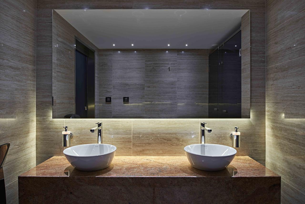 Theatre Hotel أولوموك المظهر الخارجي الصورة