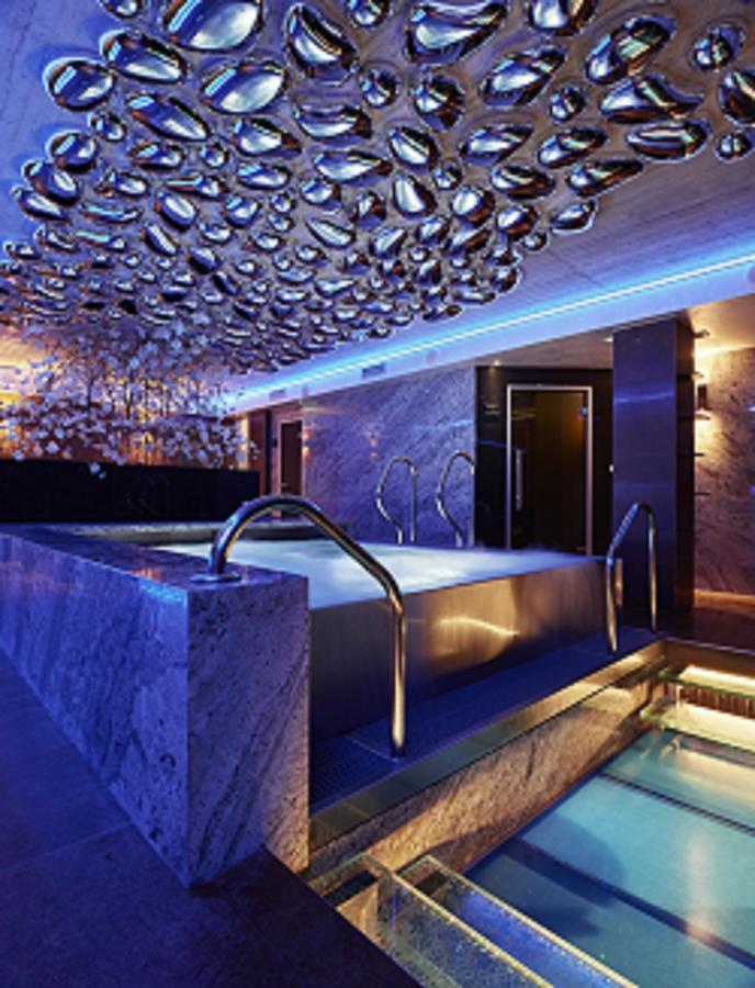 Theatre Hotel أولوموك المظهر الخارجي الصورة