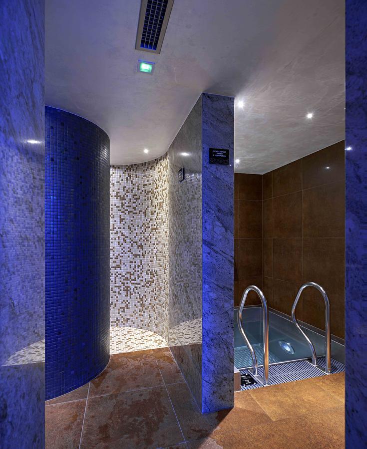 Theatre Hotel أولوموك المظهر الخارجي الصورة