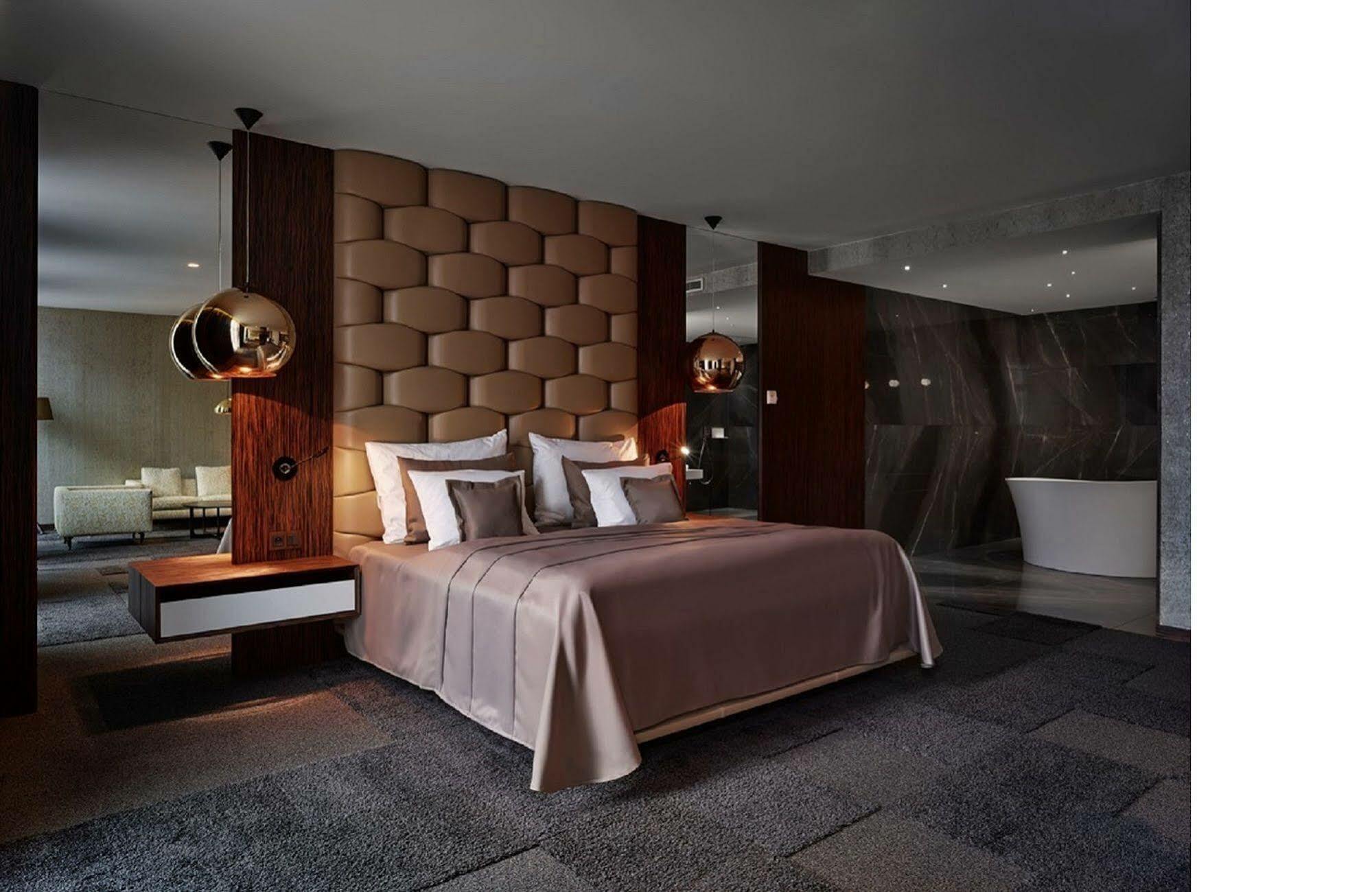 Theatre Hotel أولوموك المظهر الخارجي الصورة