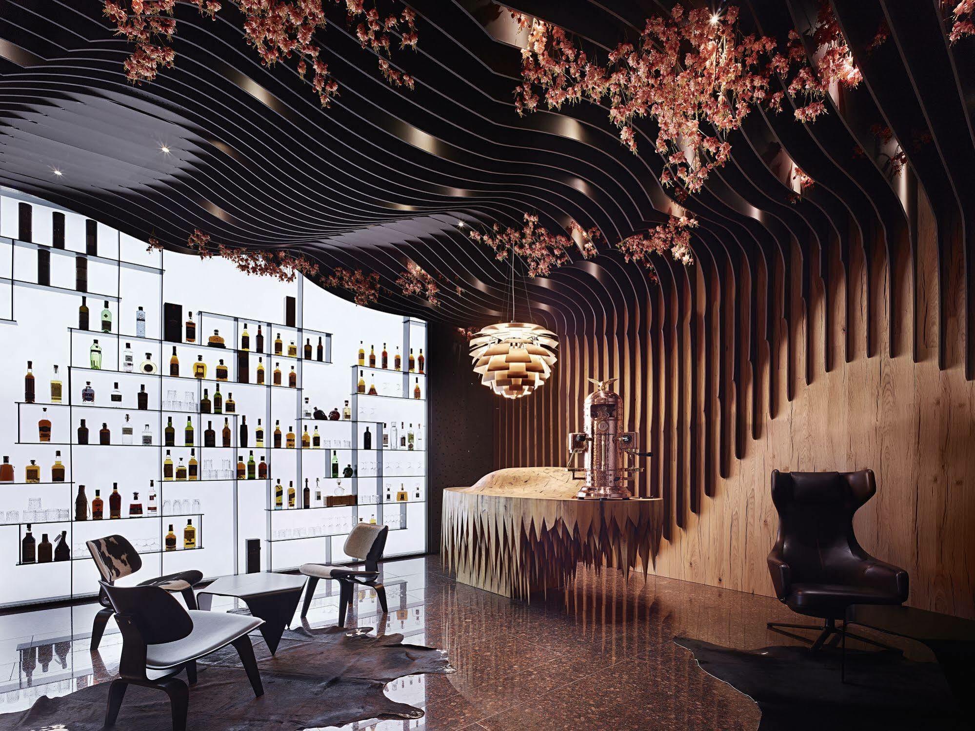 Theatre Hotel أولوموك المظهر الخارجي الصورة